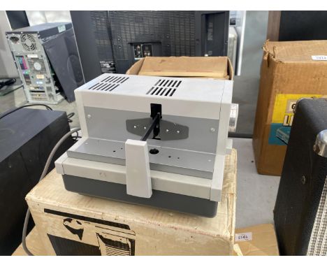 AN ALDIS PROJECTOR BELIEVED IN WORKING ORDER BUT NO WARRANTY 