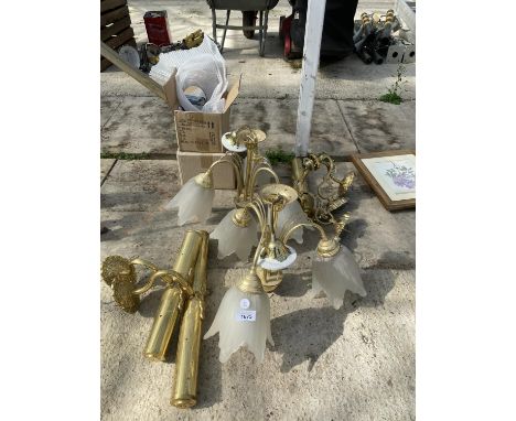 VARIOUS BRASS LIGHT FITTINGS 