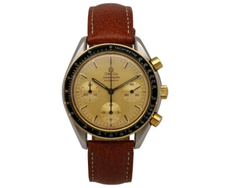 OMEGA HerrenarmbanduhrSpeedmaster Chronograph in Stahl/Gold mit schwarzem Tachymeter und braunem Lederband.Uhrwerk Automatik 