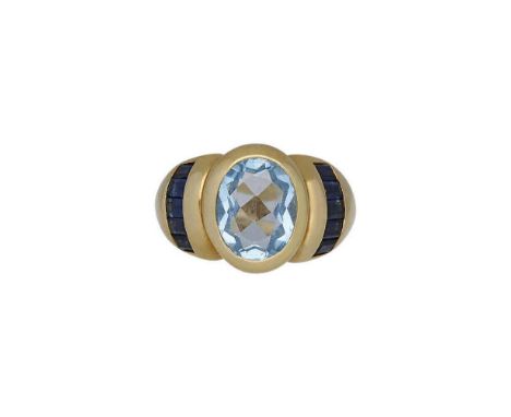 Saphir-Topas SetTolles Ensemble bestehend aus einem Bracelet, Ring und Ohrstecker in Gelbgold 18K.Beim Bracelet ovale Topase 