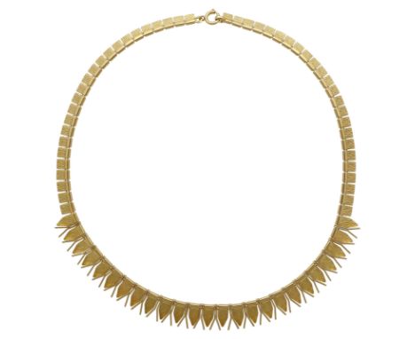 Gold-CollierExotisches Design in Gelbgold 18K.Organisch mattierte, kelchförmige Glieder im Verlauf.Länge 39 cm, 30,8 g.