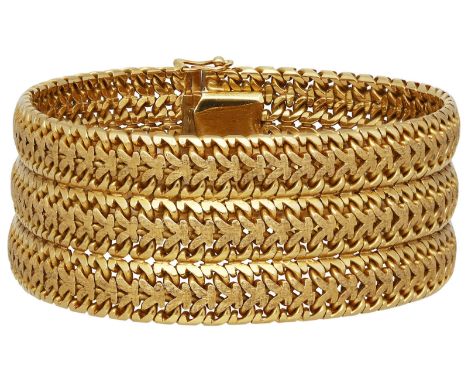 Gold-ArmbandMassives, sehr stilvolles Armband, signiert A. Kunz, in Gelbgold 18K mit satinierter Oberfläche und teils poliert