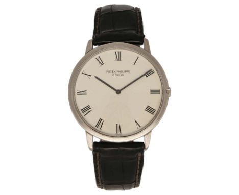 PATEK PHILIPPE HerrenarmbanduhrPatek Philippe Calatrava in Weissgold 18K mit Lünette "Clou de Paris" in Weissgold 18K und sch