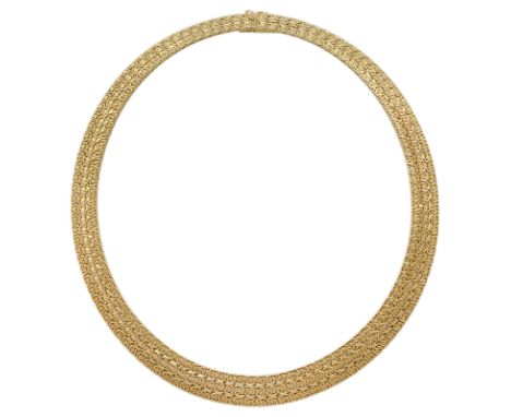 Gold-CollierZeitloses Collier im Fantasie-Muster, signiert A. Kurz, in Gelbgold 18K.Schauseitig mattierte sowie polierte Elem