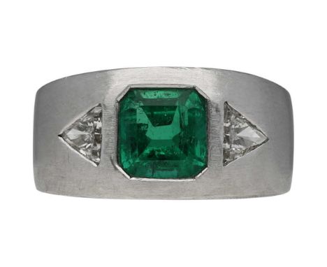 Smaragd-Diamant-RingDesigner-Ring in Platin 950 mattiert, mit einem tollen Smaragd aus Kolumbien, im Smaragdschliff von ca. 2