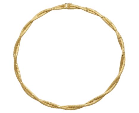 Gold-CollierVerspieltes Schmuckstück in Gelbgold 18K.Zwei Gliederketten ineinander verschlungen und schauseitig satiniert mit