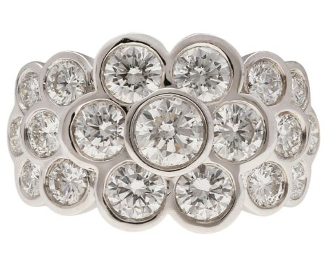 Brillant-Ring Cocktailring poliert in Weissgold 18K verziert mit 19 Brillanten von zus. ca. 2,7 ct (G/VS2).Ringgrösse 51, 9,6