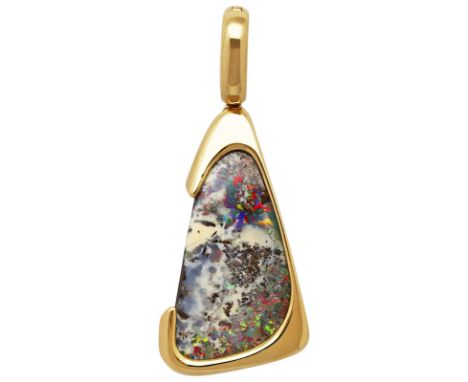 Boulder-Opal-AnhängerTolles Farbspiel in Gelbgold 18K in freier Form geschliffener Boulder-Opal aus Australien von ca. 20 ct 