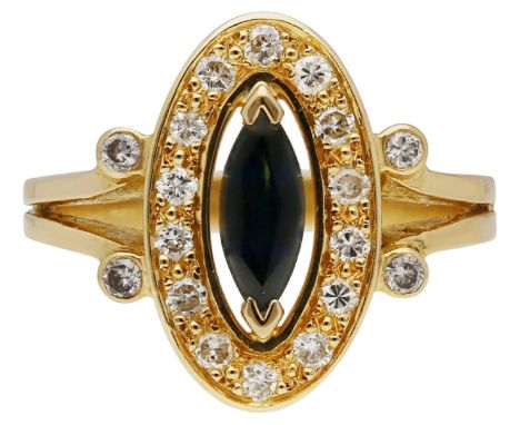 Saphir-Brillant-SetElegantes Set in Gelbgold 18K bestehend aus einem Ring und einem Paar Ohrstecker.Die Saphire beim Ring und