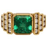 Smaragd-Brillant-Ring Sehr schöner Ring in Gelbgold 18K mit einem kolumbianischen Smaragd in