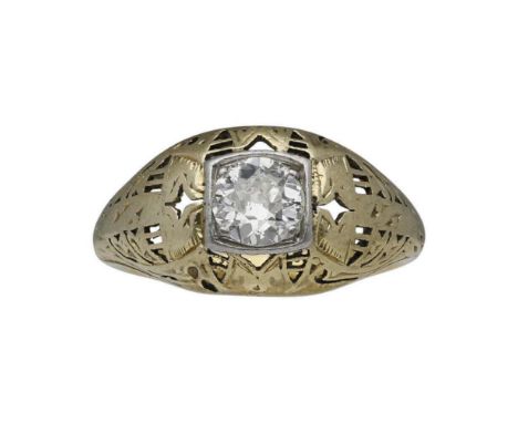 Antikes Ring LotAntikes Ring Lot bestehend aus 4 Ringen. Ein Ring Weissgold 14K mit hübscher Verzierung auf der Schiene, 5 Al