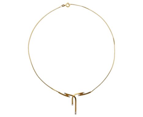 Brillant-SchmucksetDezente Eleganz in Gelbgold 18KSet bestehend aus Collier, Armreif und Ring, das Collier mit feiner Venezia
