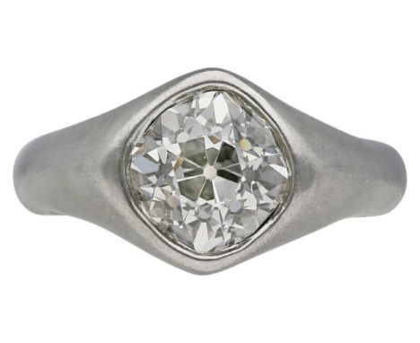 Diamant-HerrenringEleganter Ring in Platin 950.Feiner mattierter Herrenring mit einem sehr gut geschliffenen Altschliff-Diama