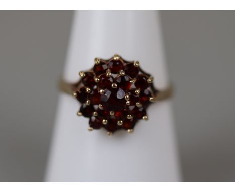 Gold garnet set cluster ring - Approx size: N 