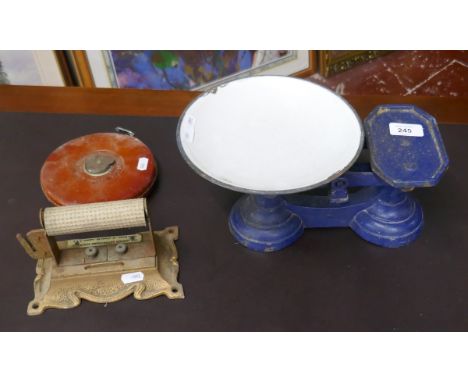 Vintage set of scales along with string cutter 