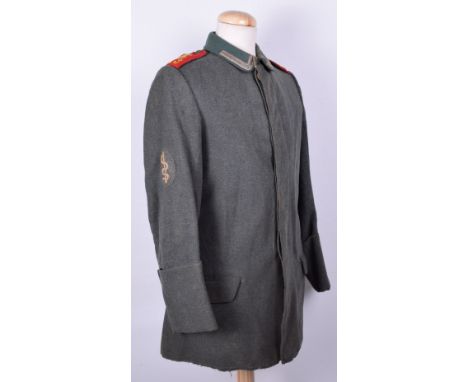 Prussian Artillery Regiment 13 Model 1915 Field Grey Tunic, a good service worn tunic, nap of cloth thin overall, standard M.