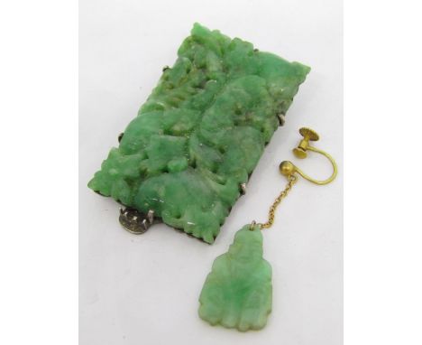 Chinese carved jade fur clip, stamped 'Silver China Bee' and a single 9ct drop earring with carved jade Buddha (2) 