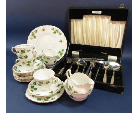 A quantity of Colclough Ivy pattern teawares including sugar bowl, milk jug, cake plate, six cups, five saucers and six tea p