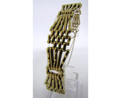 9ct gate link bracelet, 17.5g (clasp vacant) 
