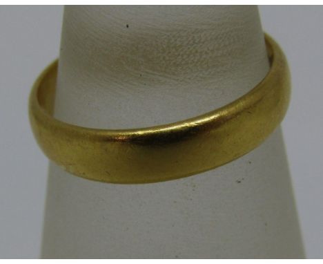 22ct wedding ring, size K/L, 3.9g 