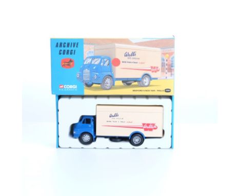  Corgi Bedford S Box Van - Walls | Scale: 1:50 | Model Code: 19304 | Certificate: No | Lot Condition: Good | Mirrors: No