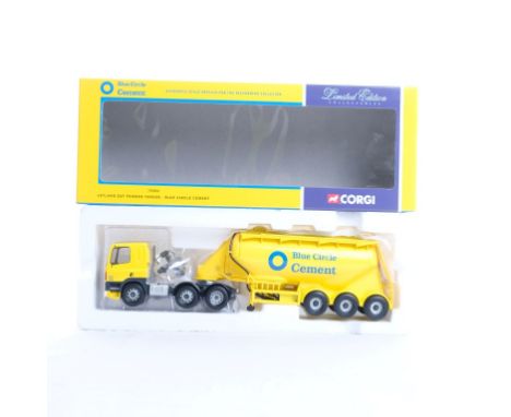  Corgi Leyland DAF Powder Tanker - Blue Circle Cement | Scale: 1:50 | Model Code: 75902 | Certificate: Yes | Lot Condition: G