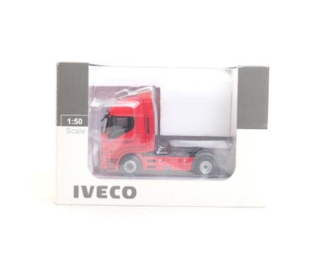  Universal Hobbies Iveco Tractor Unit Red - Stralis | Scale: 1:50 | Model Code: GCNS055RO | Certificate: No | Lot Condition: 