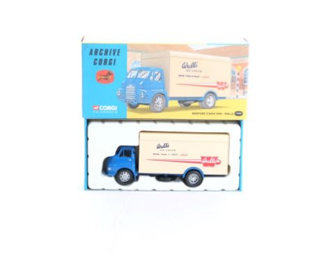  Corgi Bedford S Box Van - Walls | Scale: 1:50 | Model Code: 19304 | Certificate: Yes | Lot Condition: Good | Mirrors: Attach