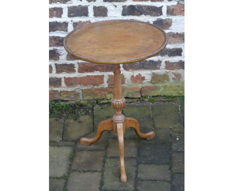Small reproduction Georgian tripod table with makers label Waring & Gillow, approx 64cm tall 