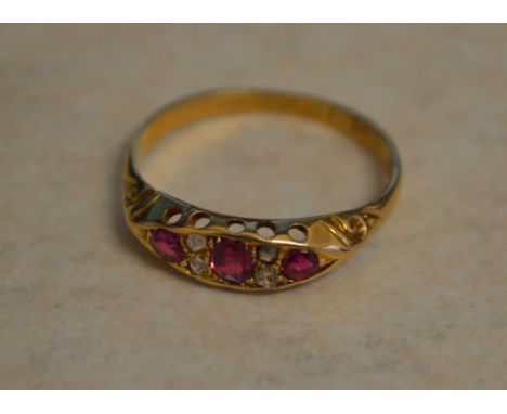 18ct gold ruby and diamond ring, approx weight 2.5g