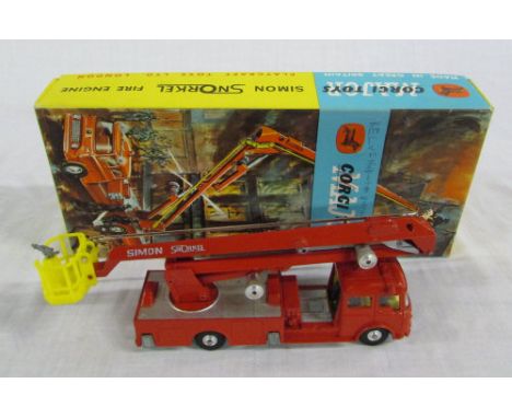 Corgi Simon Snorkel Fire Engine no 1127