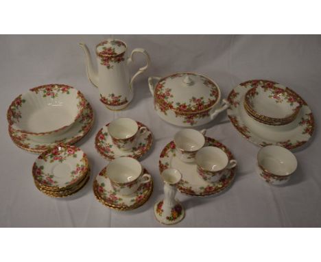 Royal Stafford 'Olde English Garden' part dinner / tea service (af)