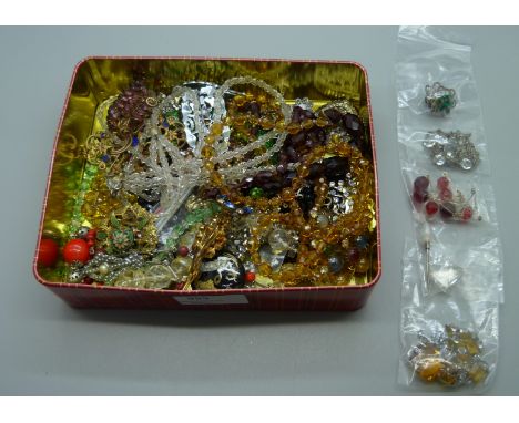 Vintage jewellery, (coloured 'grapes' brooch lacking hook) 