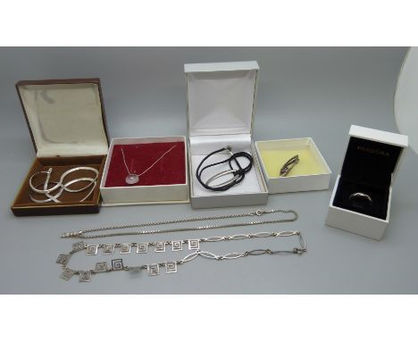 Silver jewellery including a Pandora ring 