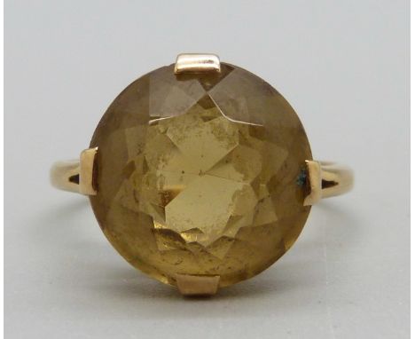 A 9ct gold topaz set ring, 3.6g, K 