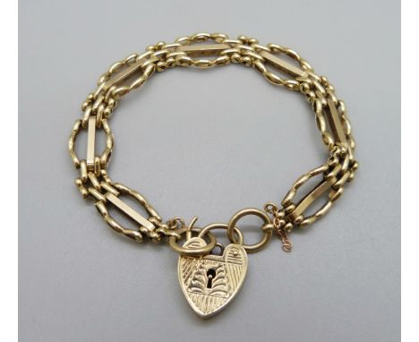 A 9ct gold vintage Gate bracelet, 14.9g 