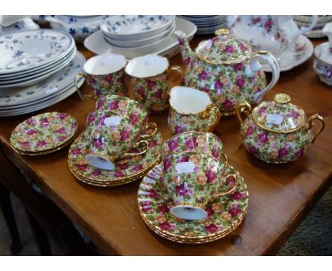 A ROYAL ALBERT OLD COUNTRY ROSES CHINTZ COLLECTION TEA SERVICE
