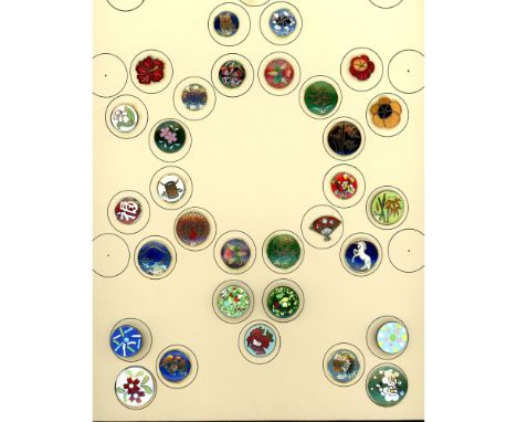 31 Small &amp; Medium 20th century assorted subject buttons. Here is a nice card of vintage enamel buttons with animals, plan