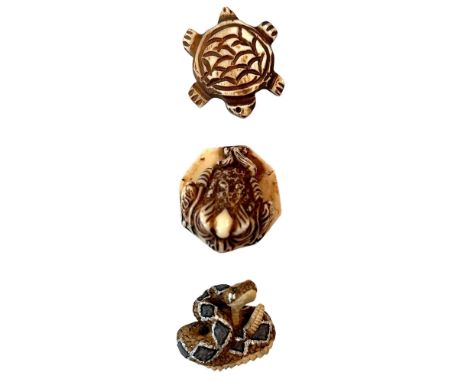 3 Medium 20th century natural material assorted animal buttons. Here we have three different animals, a wonderful detailed sn