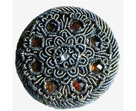 1 Medium size 18th century Passamentrie fabric button. This fine button is in beautiful condition especially since it is over