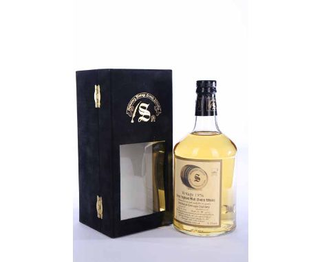 GLENUGIE 1976 SIGNATORY AGED 27 YEARS
Highland Single Malt Scotch Whisky. Distilled 27th April 1976, matured in cask No 2700.