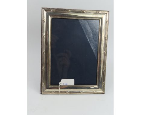 Contemporary silver photograph frame, 14cm x 20cm
