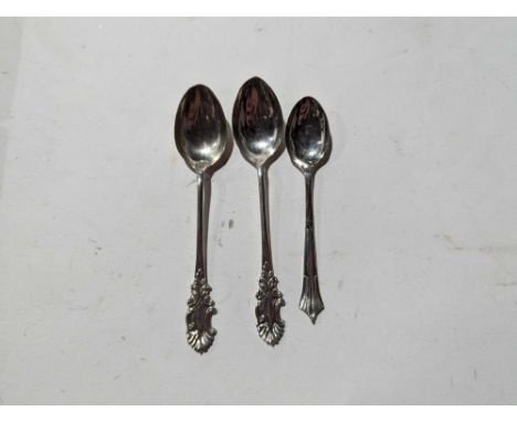 Cased set of six silver coffee spoons, in fitted case and two further spoons, 2.4 troy oz