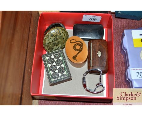 A box containing snuff boxes and trinket boxes