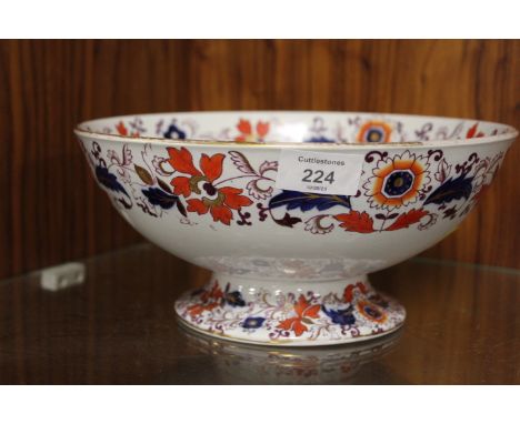 AN ANTIQUE ASHWORTH IMARI FOOTED BOWL 