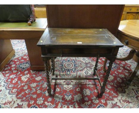 A VINTAGE OAK BARLEYTWIST DESK WITH HINGED TOP W-77 CM