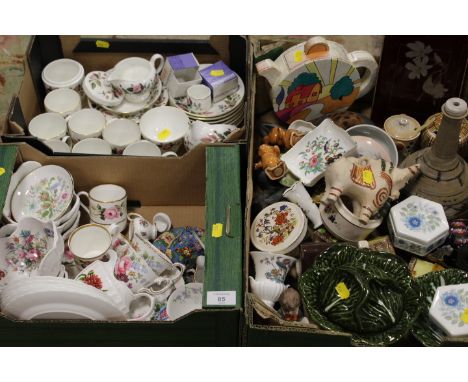 THREE TRAYS OF ASSORTED CERAMICS TO INCLUDE WEDGWOOD , ROYAL WORCESTER ETC 
