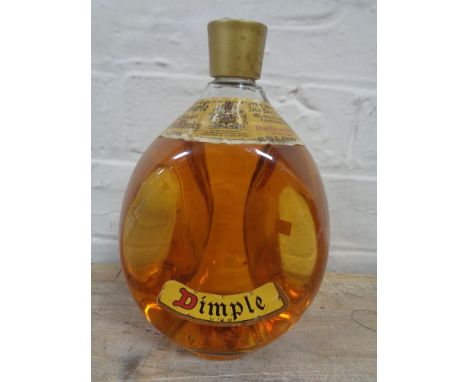 A vintage bottle of dimple old blended Scotch whisky, 1 L 