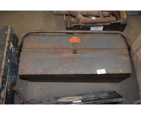 Metal cantilever toolbox and contents, various screwdrivers etc
