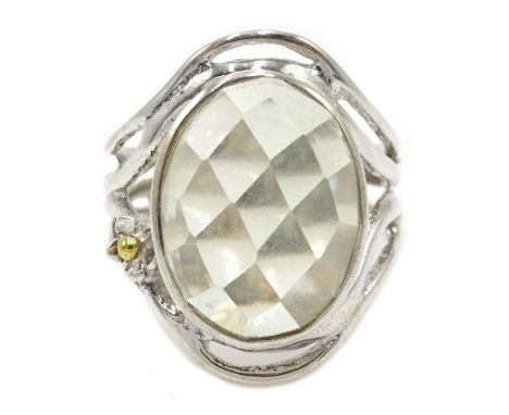 Silver oval green amethyst ring, stamped 925 Condition Report & Further Details Click here for further images, condition, auc